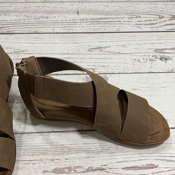 NWOT Pierre Dumas Kori Sandals Size 6 in Taupe - Picture 6 of 10